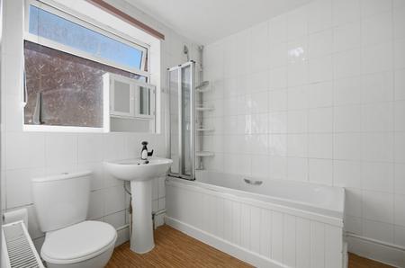 1 bedroom Flat for sale in Tollgate Road, Andover