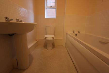 2 bedroom Flat for sale in Hardy Close, Dukinfield, SK16
