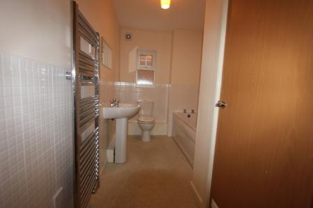 2 bedroom Flat for sale in Hardy Close, Dukinfield, SK16