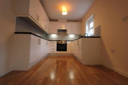 2 bedroom Flat for sale in Hardy Close, Dukinfield, SK16