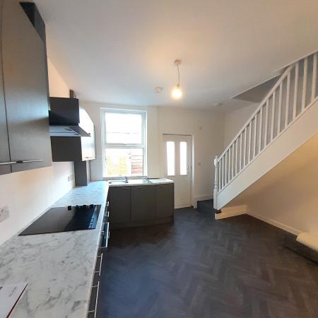 2 bedroom Terraced House for sale in Kings Road, Ashton-Under-Lyne, OL6