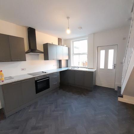 2 bedroom Terraced House for sale in Kings Road, Ashton-Under-Lyne, OL6