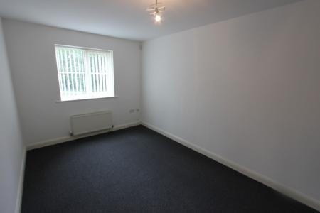 2 bedroom Flat for sale in Mossley Road, Ashton-Under-Lyne, OL6