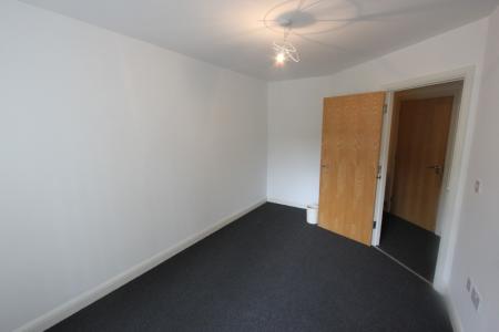 2 bedroom Flat for sale in Mossley Road, Ashton-Under-Lyne, OL6
