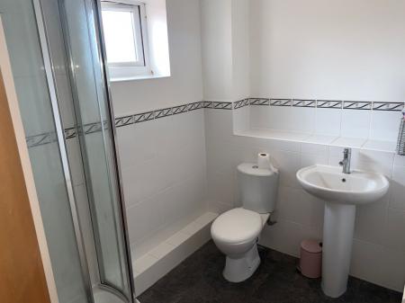 2 bedroom Flat for sale in Mossley Road, Ashton-Under-Lyne, OL6