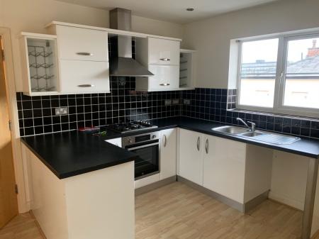 2 bedroom Flat for sale in Mossley Road, Ashton-Under-Lyne, OL6