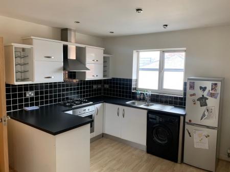 2 bedroom Flat for sale in Mossley Road, Ashton-Under-Lyne, OL6