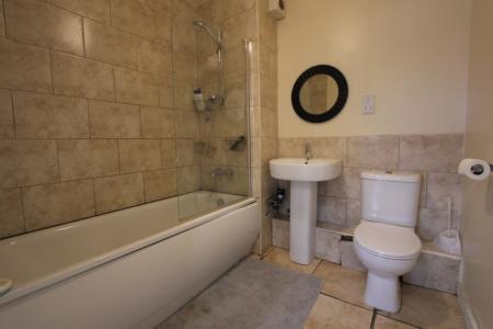 2 bedroom Flat for sale in Stamford Street East, Ashton-Under-Lyne, OL6