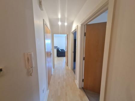2 bedroom Flat for sale in Stamford Street East, Ashton-Under-Lyne, OL6