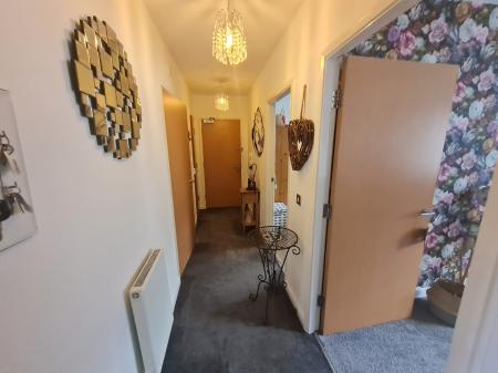 2 bedroom Flat for sale in Vale View, Mossley, OL5