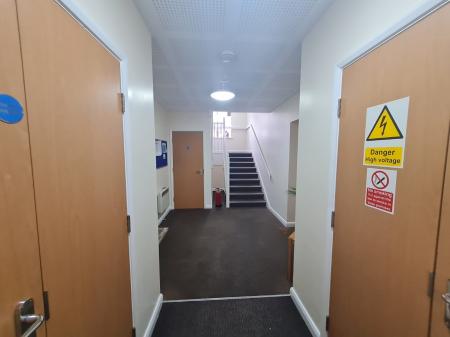 2 bedroom Flat for sale in Vale View, Mossley, OL5