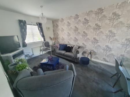 2 bedroom Flat for sale in Vale View, Mossley, OL5