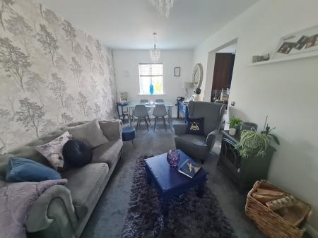 2 bedroom Flat for sale in Vale View, Mossley, OL5