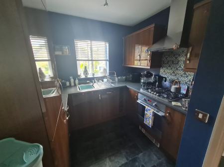 2 bedroom Flat for sale in Vale View, Mossley, OL5