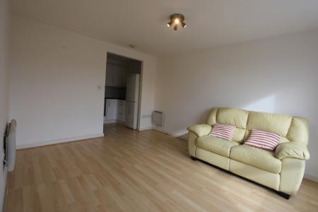 3 bedroom Flat for sale in Waterloo Road, Stalybridge, SK15