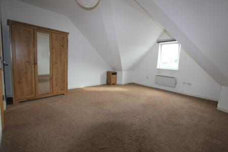 3 bedroom Flat for sale in Waterloo Road, Stalybridge, SK15