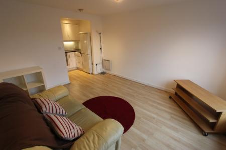 3 bedroom Flat for sale in Waterloo Road, Stalybridge, SK15