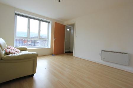 3 bedroom Flat for sale in Waterloo Road, Stalybridge, SK15