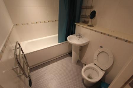 3 bedroom Flat to let in Waterloo Road, Stalybridge, SK15