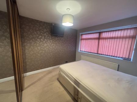 3 bedroom Detached house to let in Rufford Close, Ashton-Under-Lyne, OL6