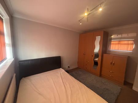 3 bedroom Detached house to let in Rufford Close, Ashton-Under-Lyne, OL6