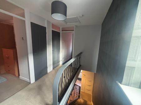 3 bedroom Detached house to let in Rufford Close, Ashton-Under-Lyne, OL6