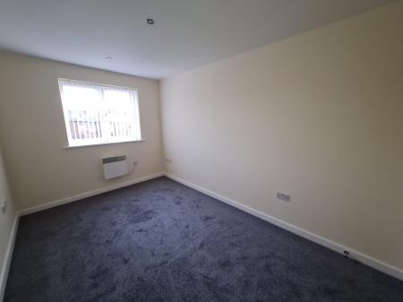 2 bedroom Flat for sale in Mossley Road, Ashton-Under-Lyne, OL6