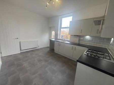 3 bedroom Terraced House to let in Lodge Lane, Hyde, SK14