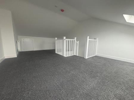 3 bedroom Terraced House to let in Lodge Lane, Hyde, SK14