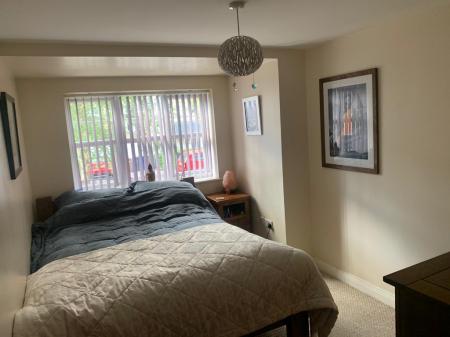 2 bedroom Flat for sale in Waters Reach, Mossley, OL5