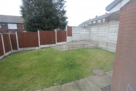 3 bedroom Semi-detached house to let in Kendal Court, Stalybridge, SK15