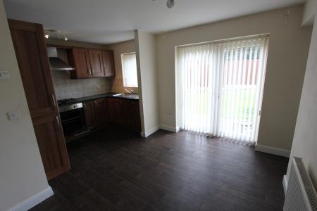 3 bedroom Semi-detached house to let in Kendal Court, Stalybridge, SK15