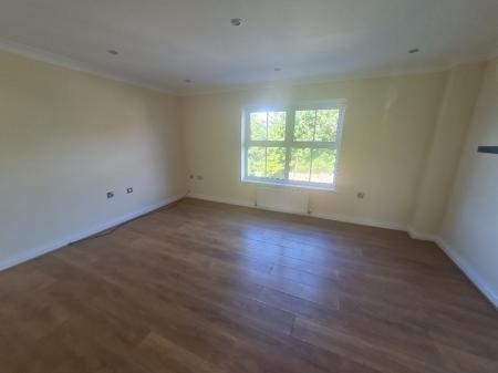 3 bedroom Town house to let in Cravenwood, Ashton-Under-Lyne, OL6