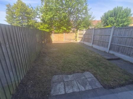 3 bedroom Town house to let in Cravenwood, Ashton-Under-Lyne, OL6