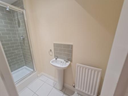 3 bedroom Town house to let in Cravenwood, Ashton-Under-Lyne, OL6