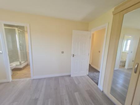 3 bedroom Town house to let in Cravenwood, Ashton-Under-Lyne, OL6