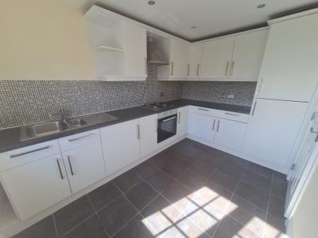 3 bedroom Town house to let in Cravenwood, Ashton-Under-Lyne, OL6