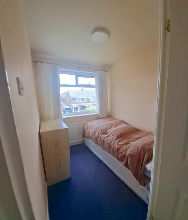 3 bedroom Semi-detached house to let in Whernside Avenue, Ashton-Under-Lyne, OL6