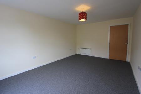 2 bedroom Flat for sale in Hardy Close, Dukinfield, SK16