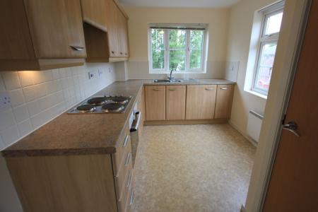 2 bedroom Flat for sale in Hardy Close, Dukinfield, SK16