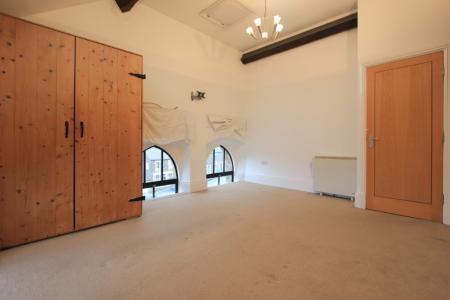 1 bedroom Flat to let in Victoria Street, Glossop, SK13