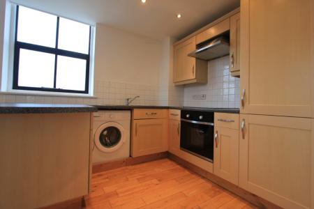 1 bedroom Flat to let in Victoria Street, Glossop, SK13