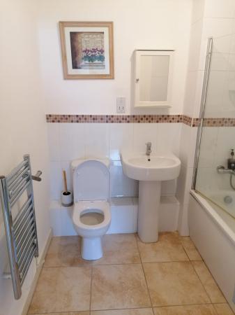 2 bedroom Flat to let in Stamford Street East, Ashton-Under-Lyne, OL6