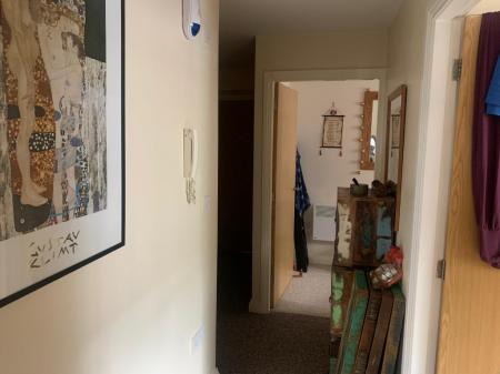 2 bedroom Flat to let in Waters Reach, Mossley, OL5