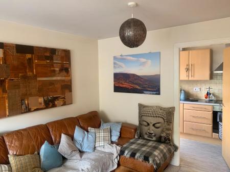 2 bedroom Flat to let in Waters Reach, Mossley, OL5