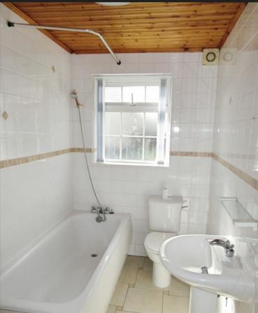 2 bedroom Ground floor flat to let in Cairndore Walk, Newtownards, BT23