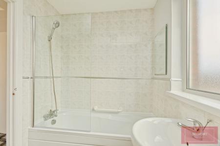 3 bedroom Detached house to let in Onslow Gardens, Bangor, BT19