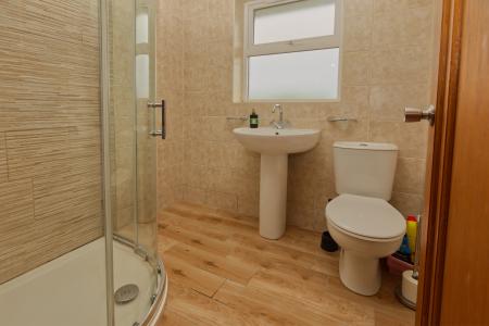 3 bedroom Semi-detached house to let in Meadowvale Crescent, Bangor, BT19