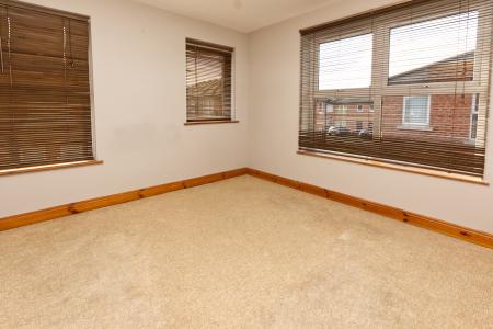 2 bedroom Town house to let in Balmoral Square, Bangor, BT19