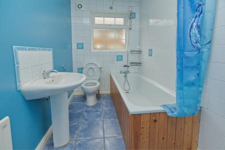 2 bedroom Apartment to let in Cairndore Walk, Newtownards, BT23
